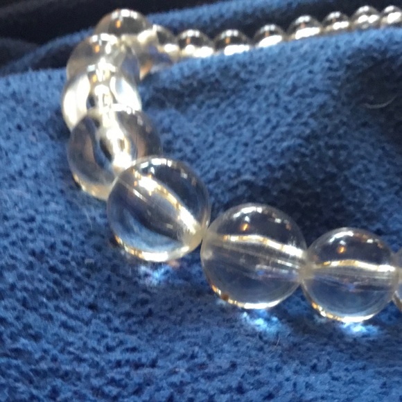 Vintage Clear Lucite Graduated Bead Necklace - Picture 4 of 7